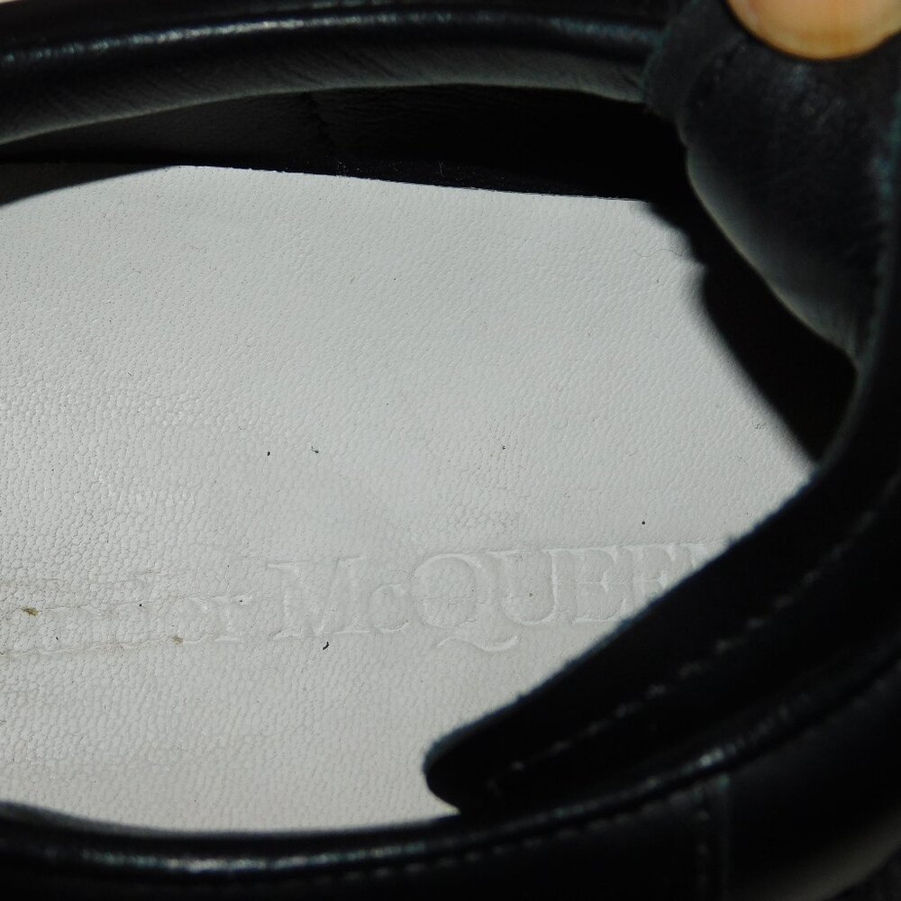 Alexander McQueen Women's Oversized Sneaker in Black Size 37 US Size 6 Leather - Picture 10 of 13